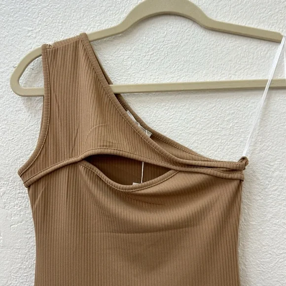 Off the shoulder dress - Picture 7 of 7